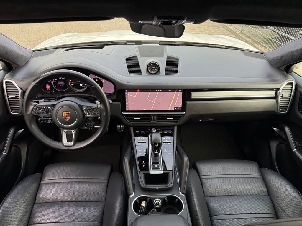 Porsche Cayenne 2021