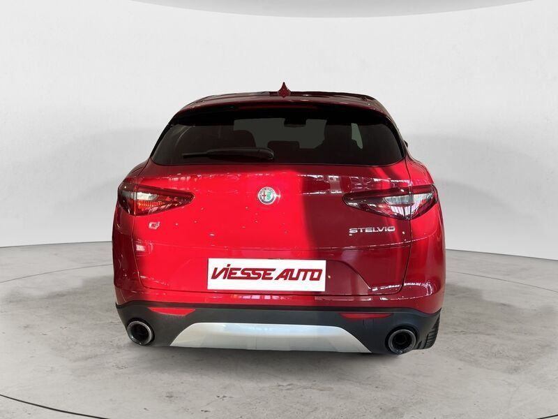 Alfa Romeo Stelvio 2017