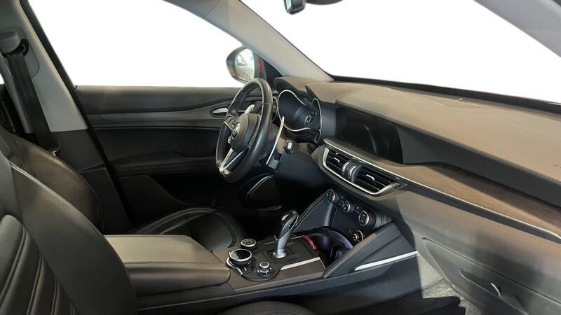 Alfa Romeo Stelvio 2017