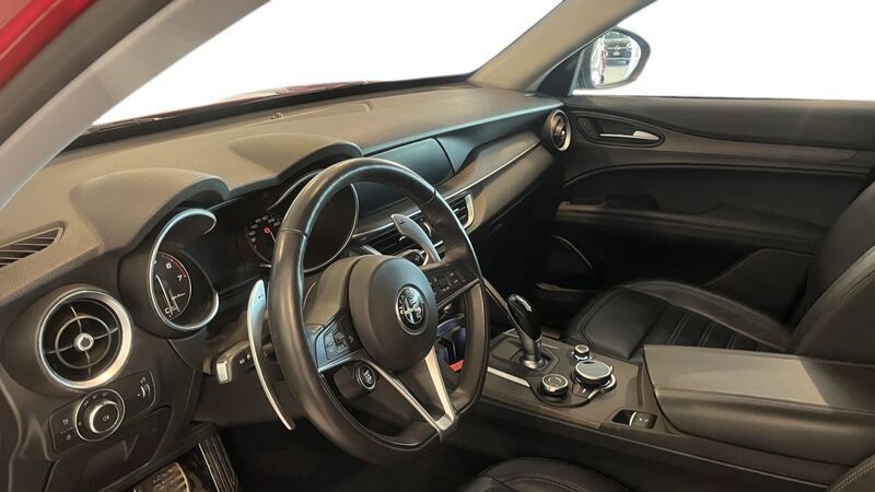 Alfa Romeo Stelvio 2017