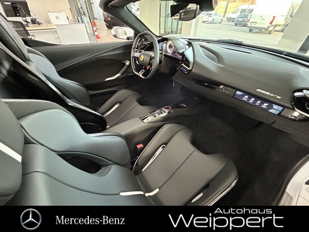 Ferrari 296 GTS 2025