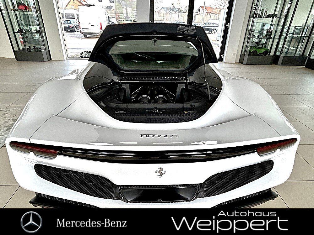 Ferrari 296 GTS 2025