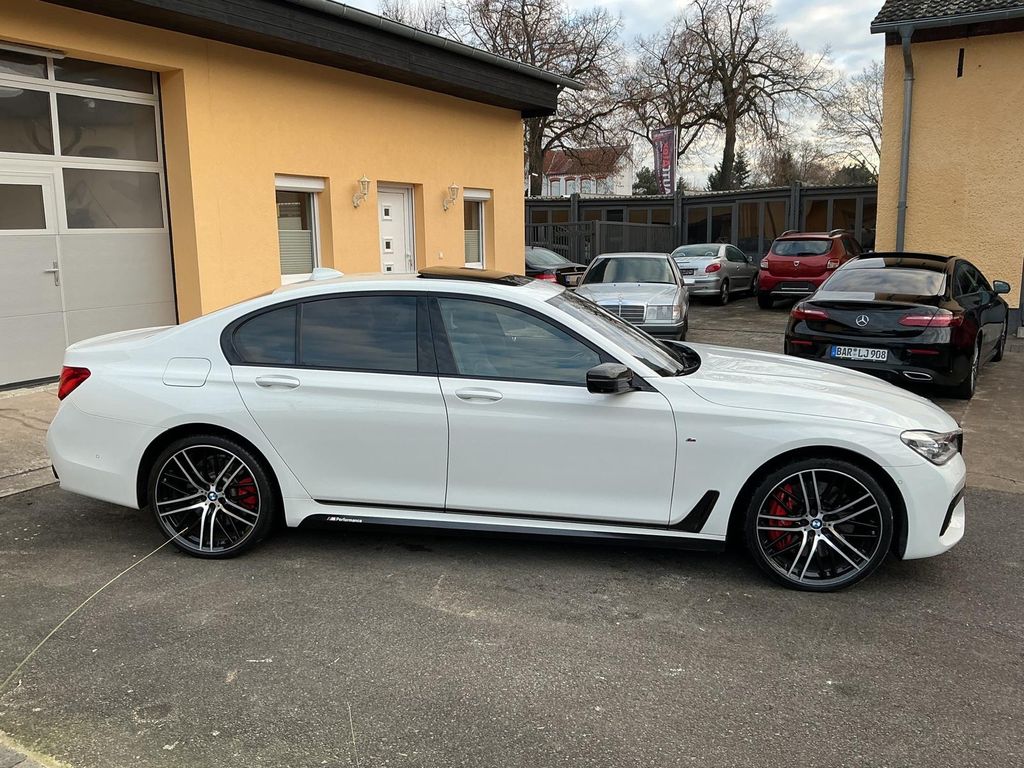 BMW 750 2018