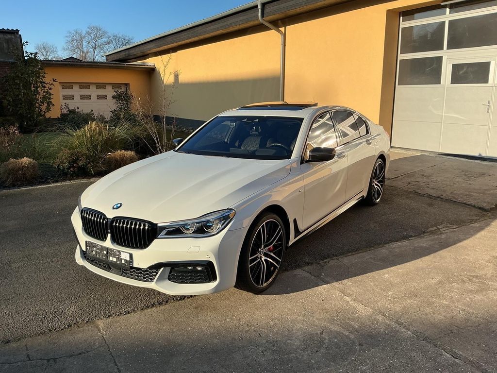 BMW 750 2018