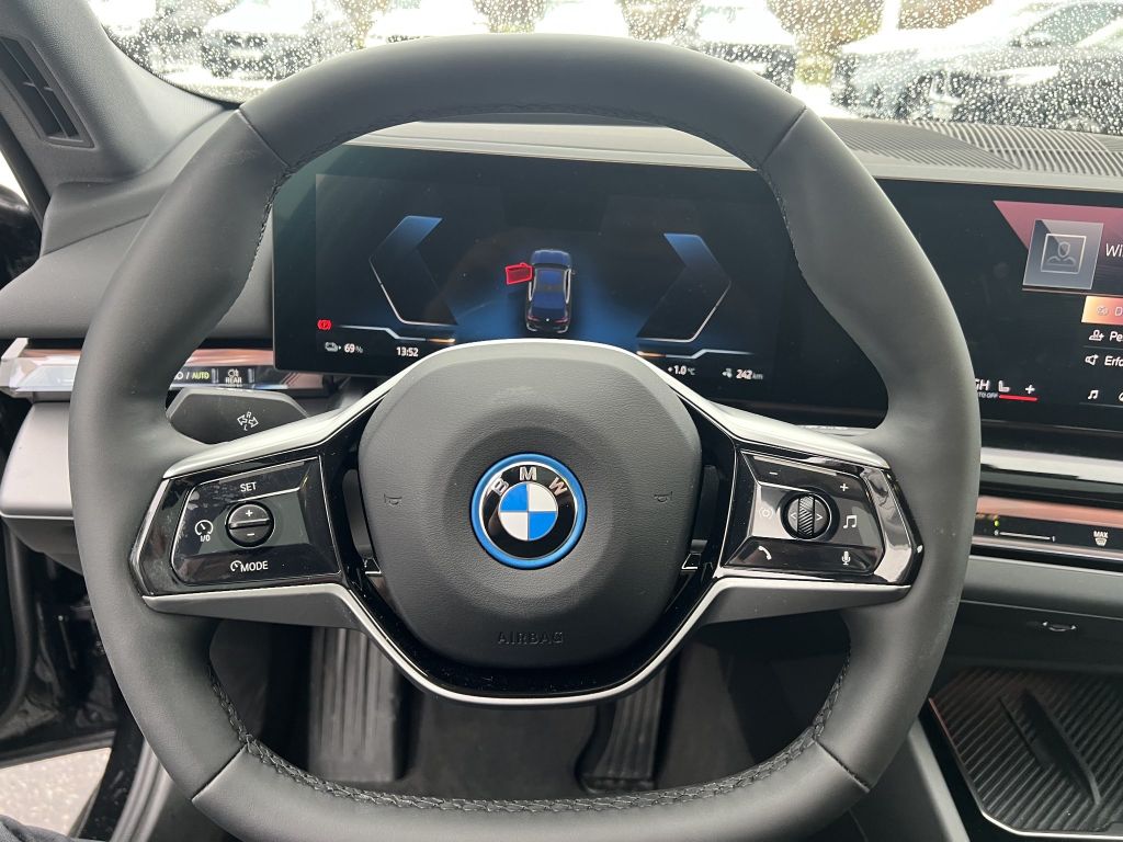 BMW i5 2024