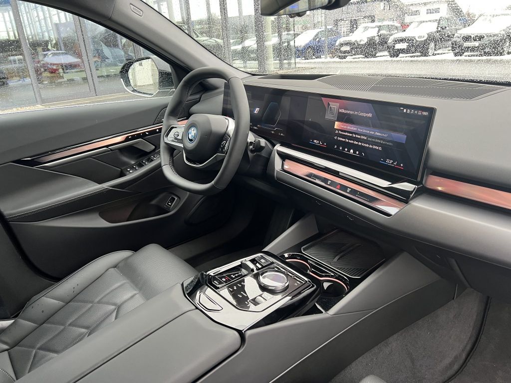 BMW i5 2024