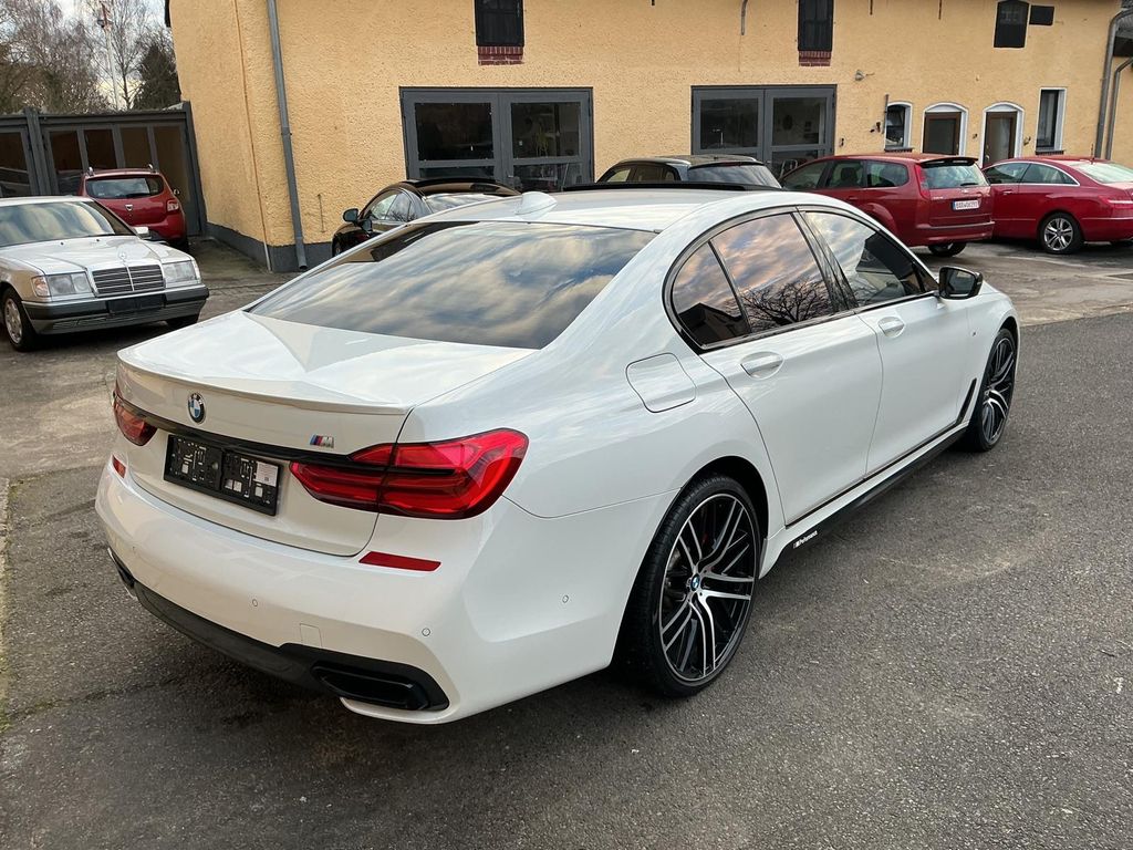 BMW 750 2018