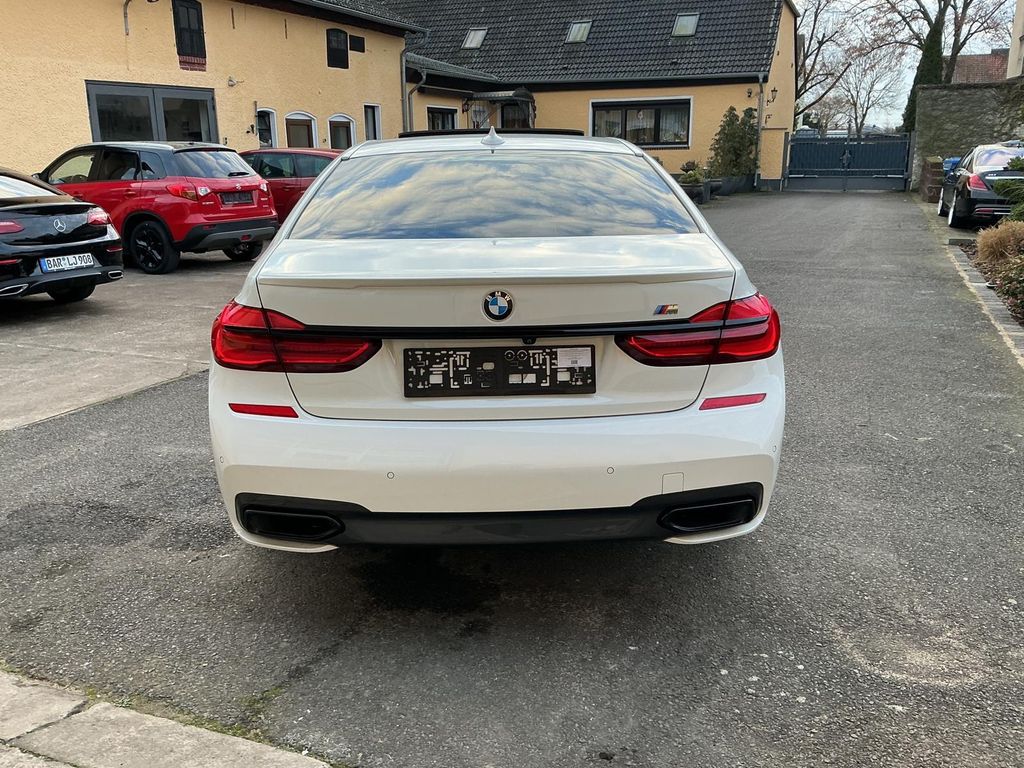 BMW 750 2018