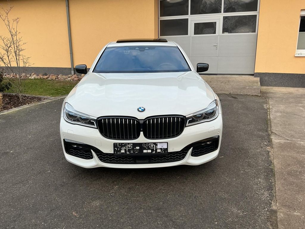 BMW 750 2018
