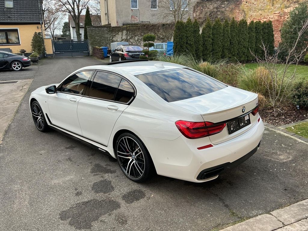 BMW 750 2018