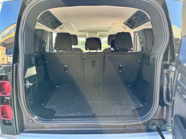 Land Rover Defender 2021