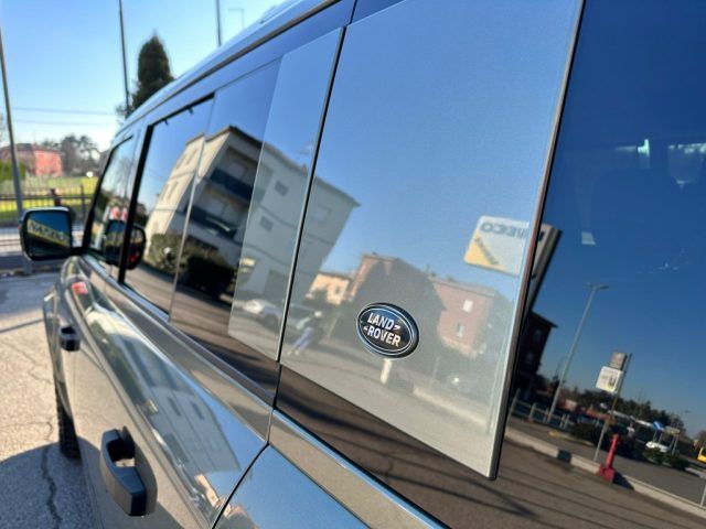 Land Rover Defender 2021