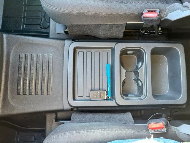 Land Rover Defender 2021