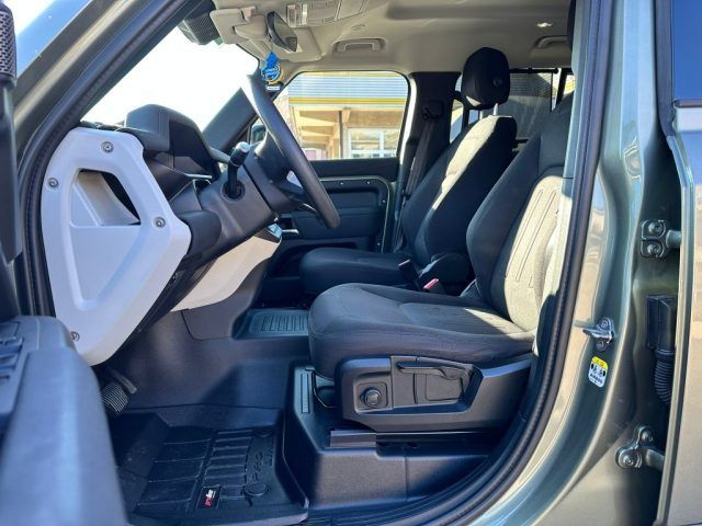 Land Rover Defender 2021