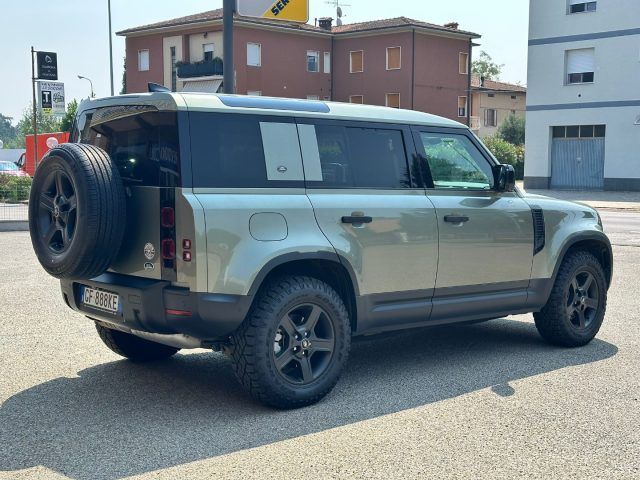 Land Rover Defender 2021