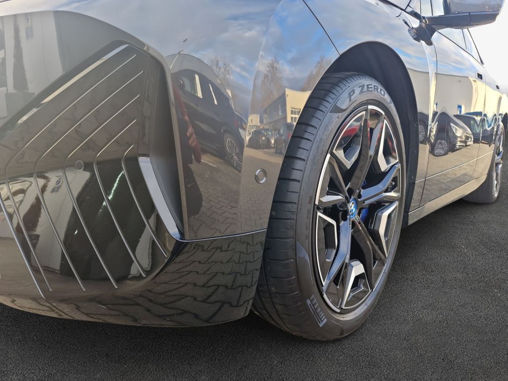 BMW iX 2023