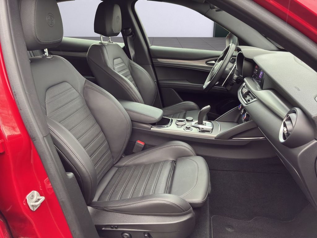 Alfa Romeo Stelvio 2023