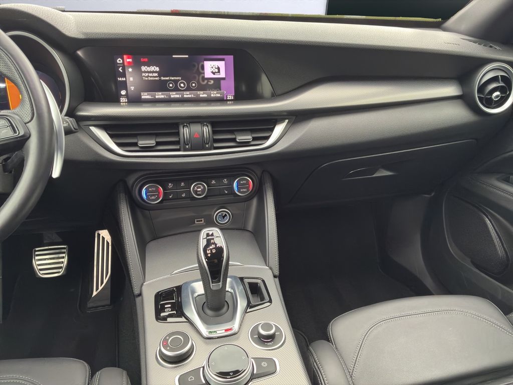 Alfa Romeo Stelvio 2023