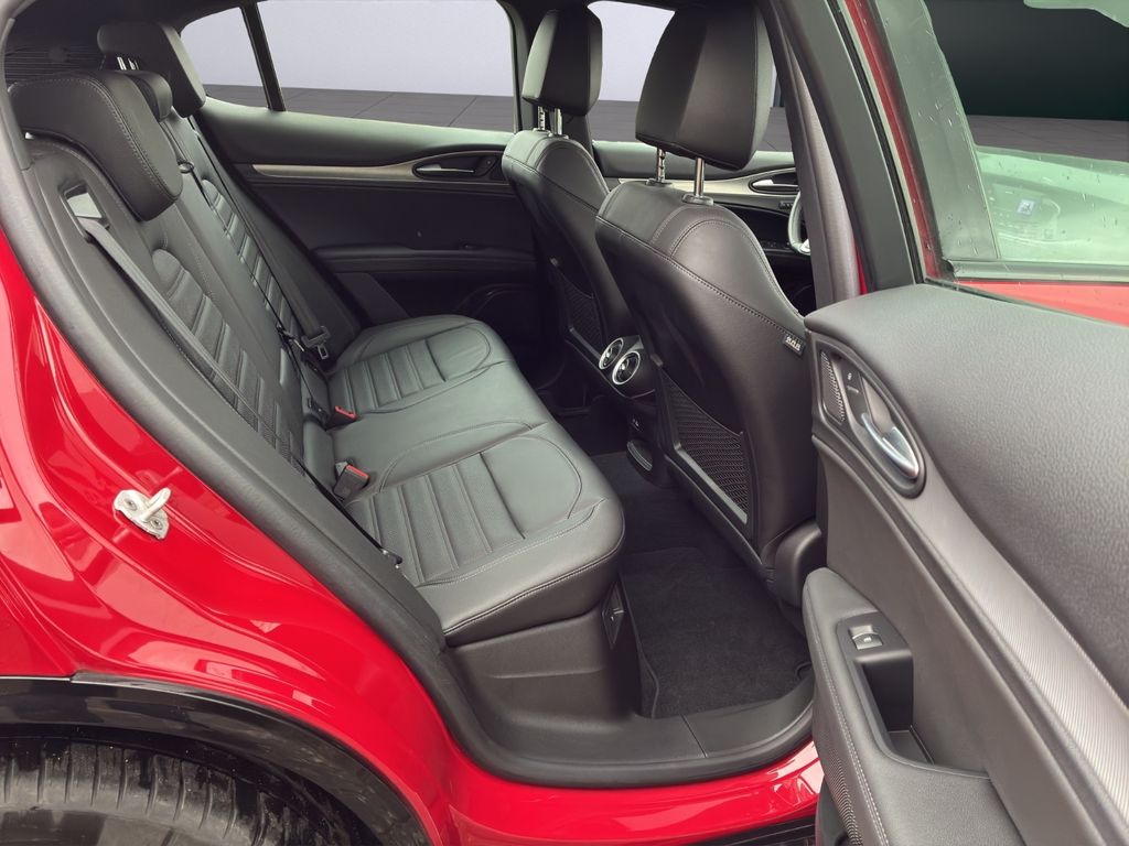 Alfa Romeo Stelvio 2023