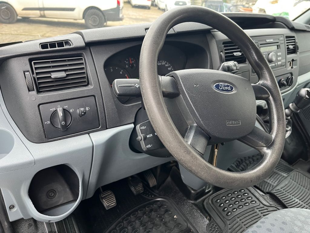 Ford Transit 2010