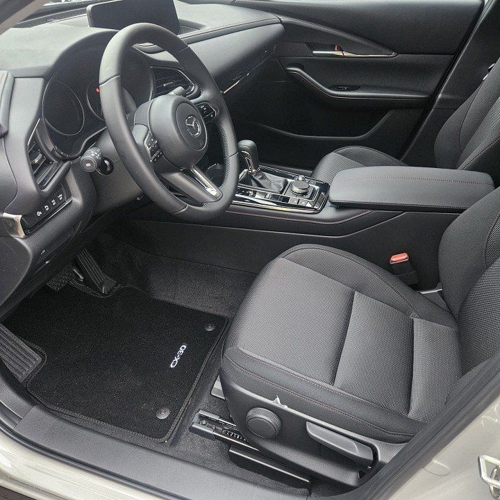 Mazda CX-30 2025