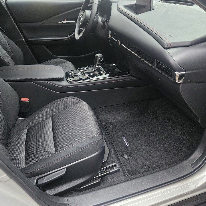 Mazda CX-30 2025