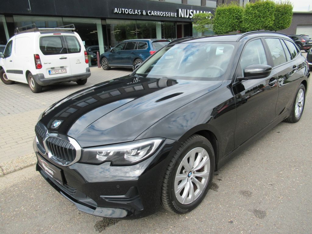 BMW 318 2021