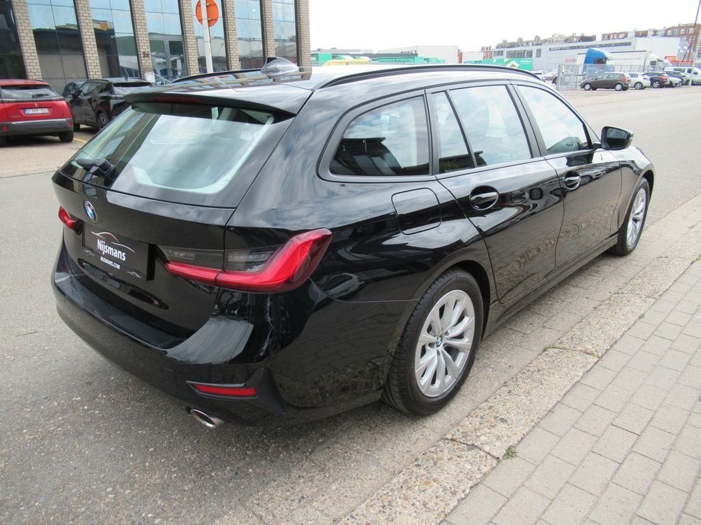 BMW 318 2021