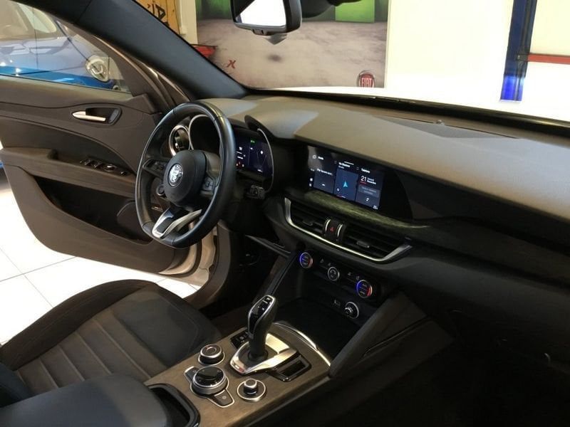 Alfa Romeo Stelvio 2023