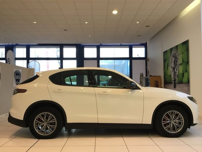 Alfa Romeo Stelvio 2023