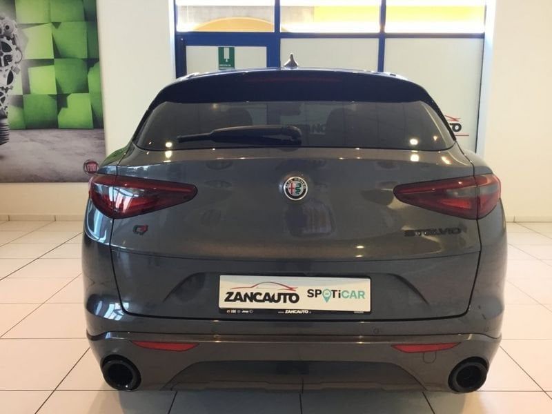 Alfa Romeo Stelvio 2021