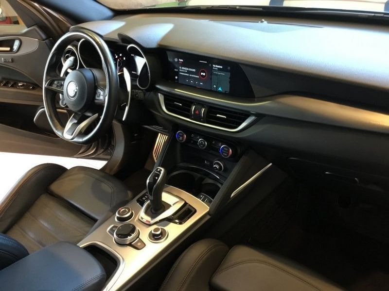 Alfa Romeo Stelvio 2021