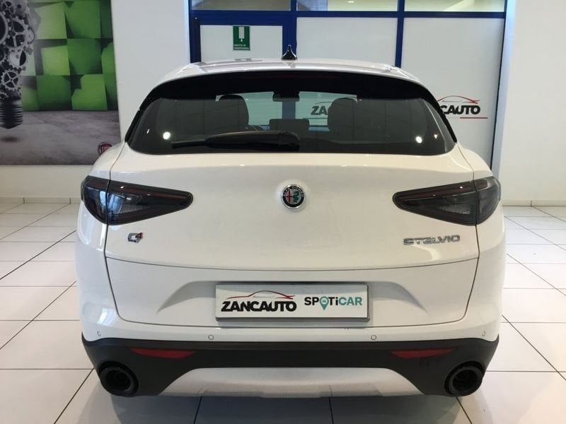 Alfa Romeo Stelvio 2023