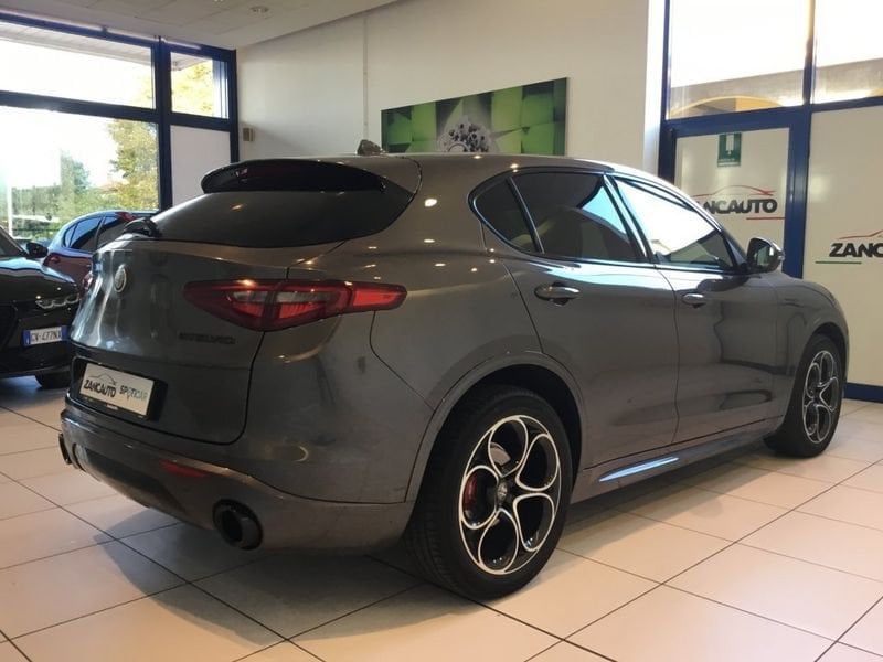 Alfa Romeo Stelvio 2021