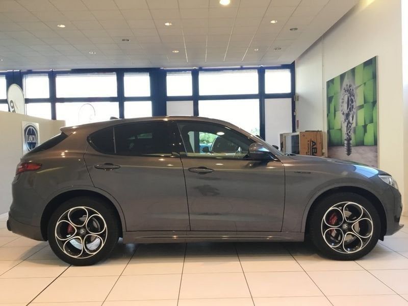 Alfa Romeo Stelvio 2021