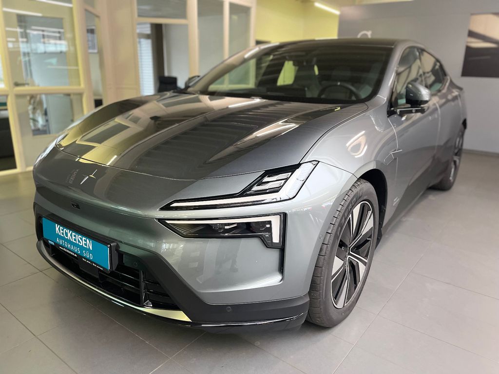Polestar 4 2025