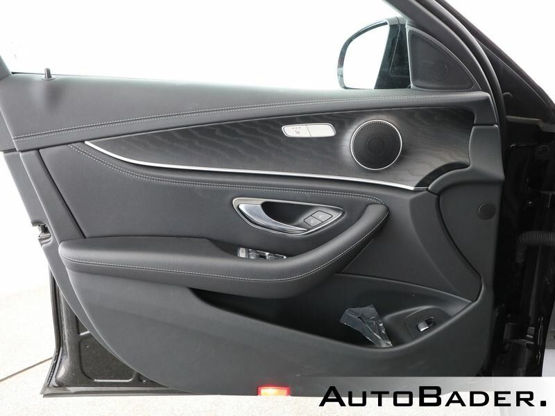 Mercedes-Benz E 300 2023