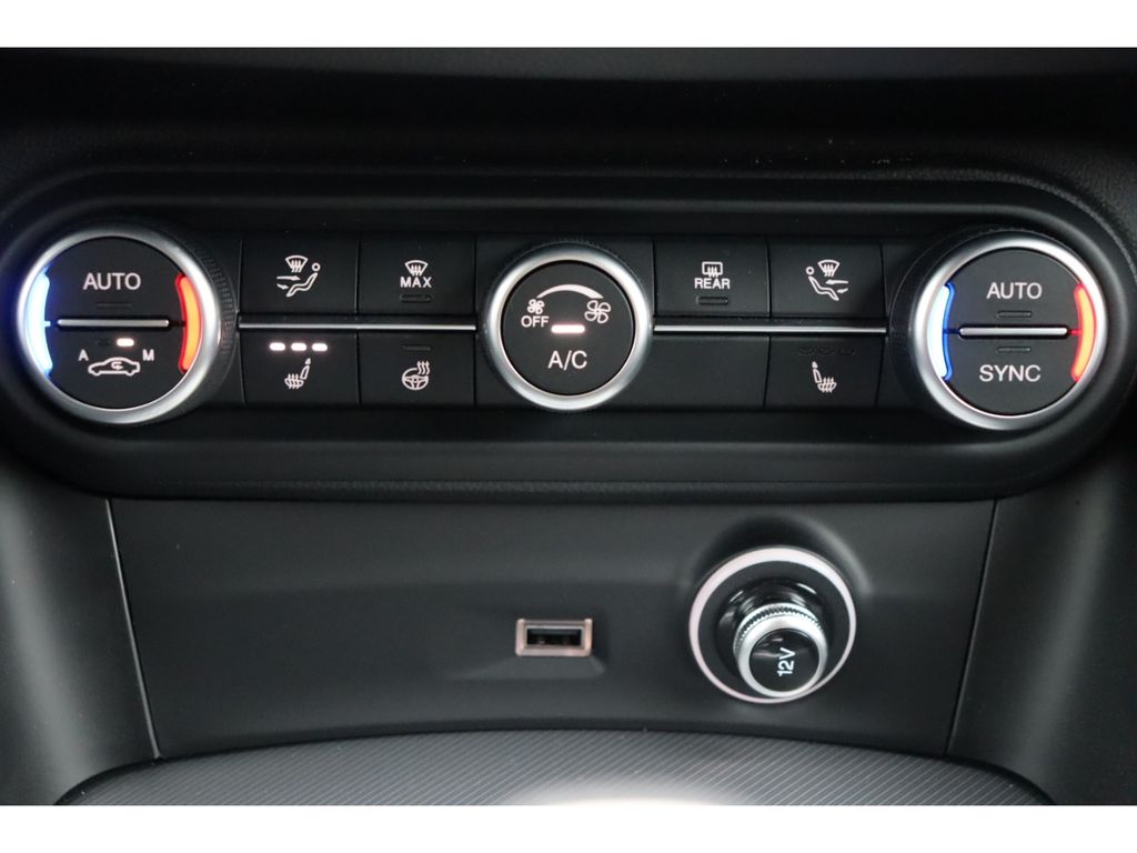 Alfa Romeo Stelvio 2025