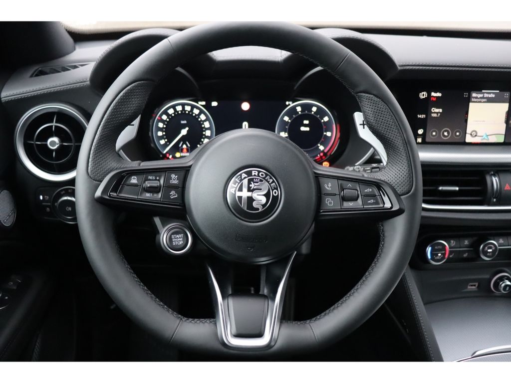 Alfa Romeo Stelvio 2025