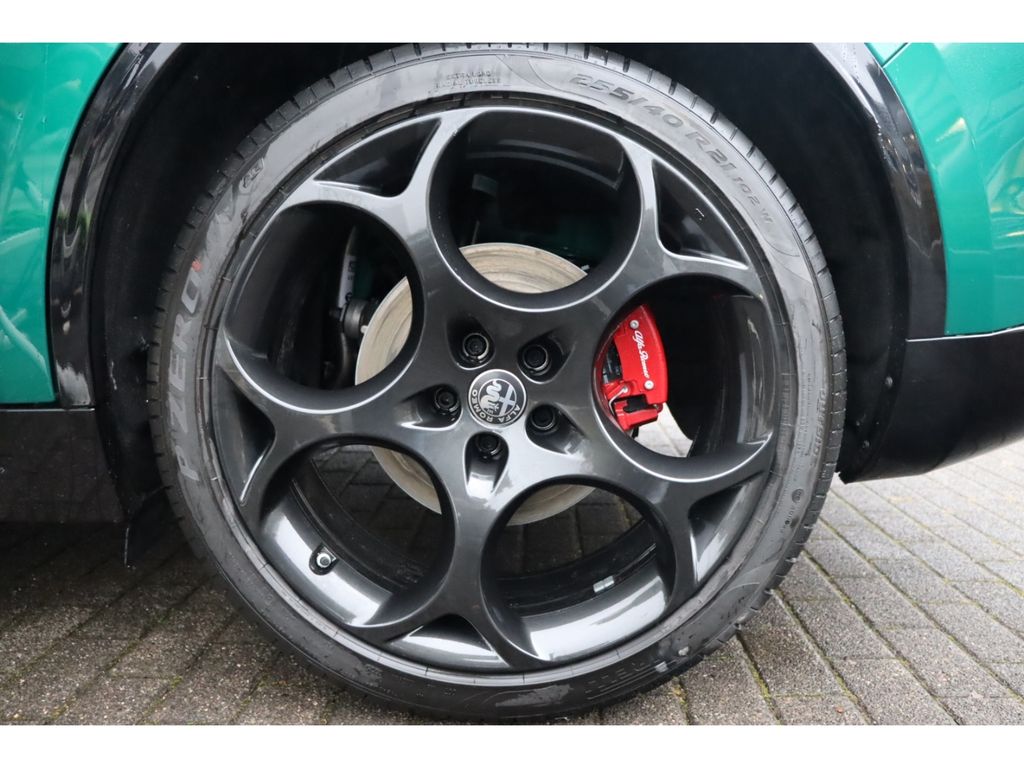 Alfa Romeo Stelvio 2025