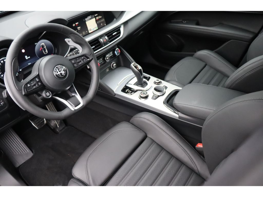 Alfa Romeo Stelvio 2025