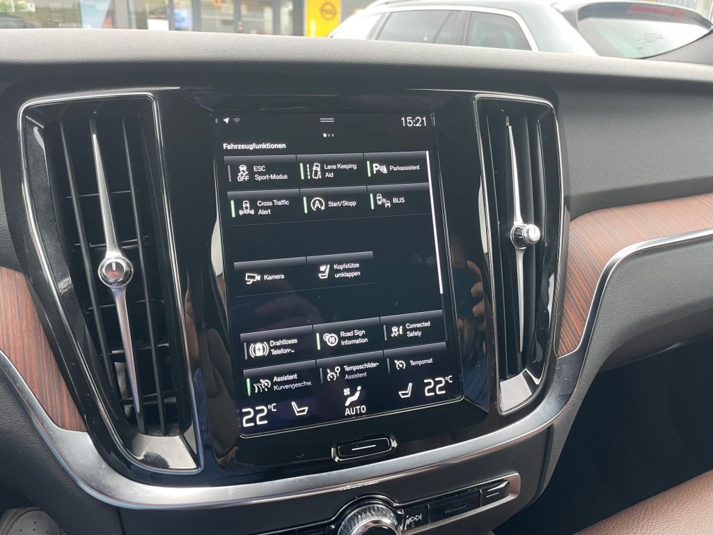 Volvo V60 Cross Country 2021