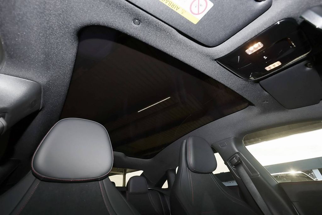 Mercedes-Benz CLA 350 2025