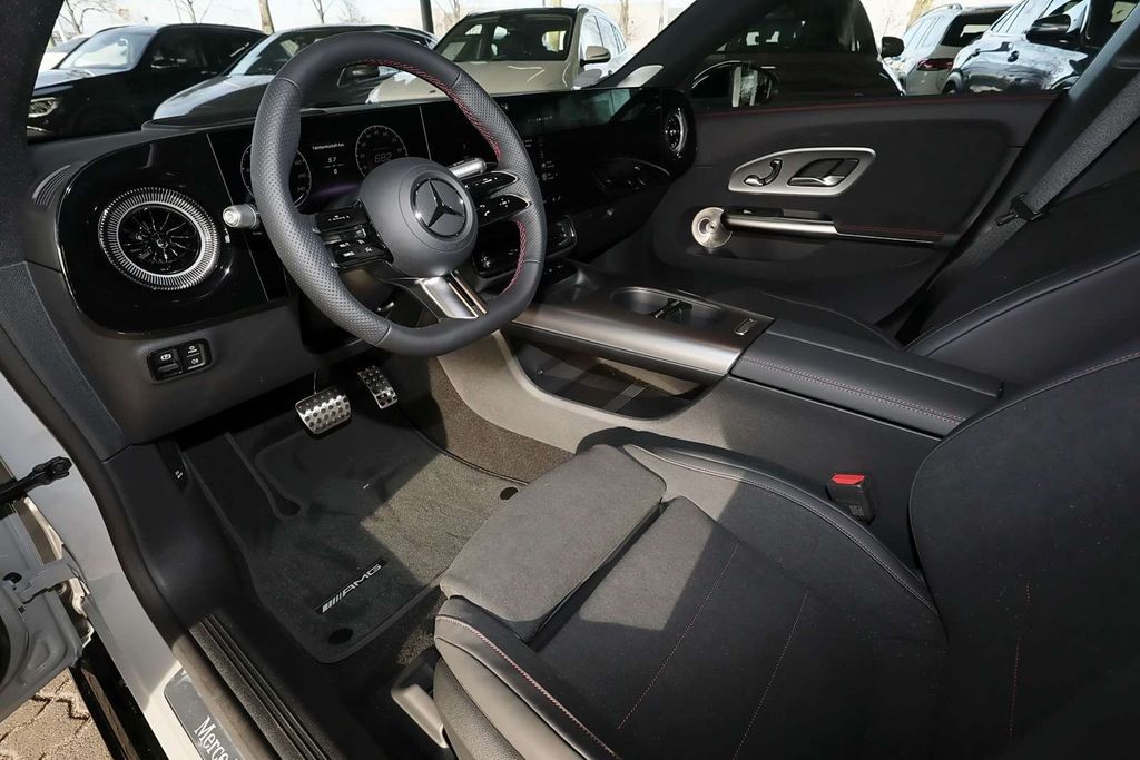 Mercedes-Benz CLA 350 2025