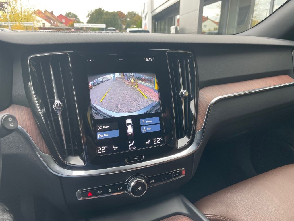 Volvo V60 Cross Country 2021