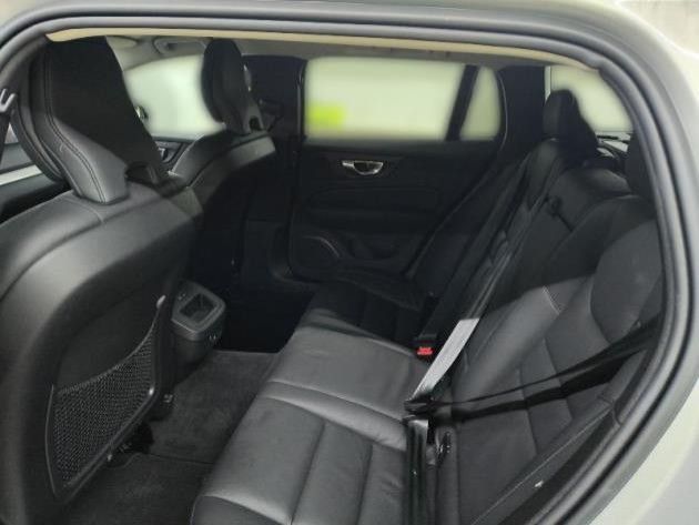 Volvo V60 2023