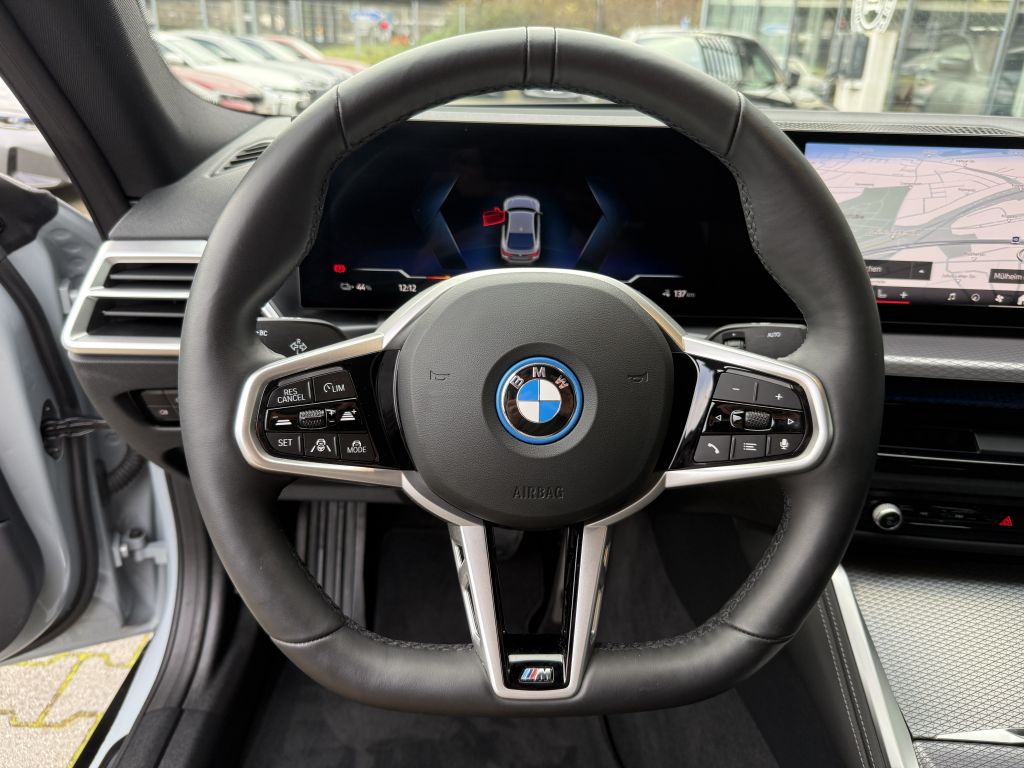 BMW i4 2025