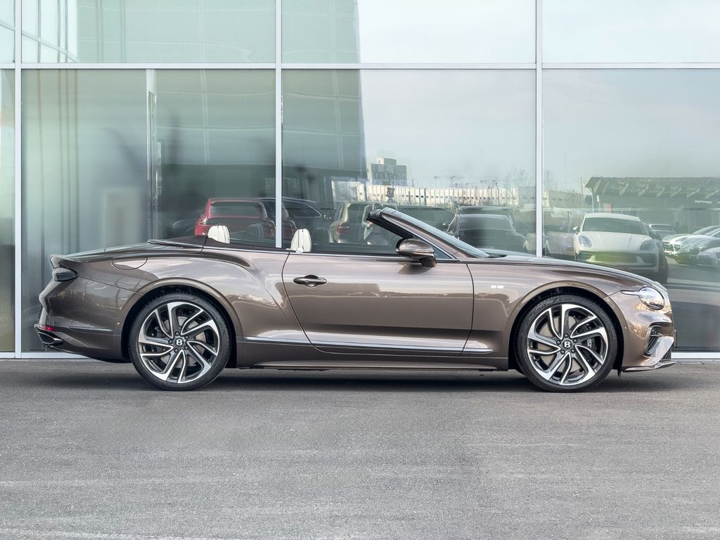 Bentley Continental GTC 2025