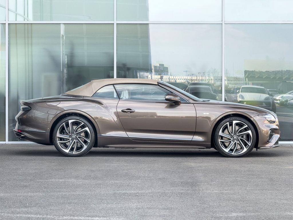 Bentley Continental GTC 2025