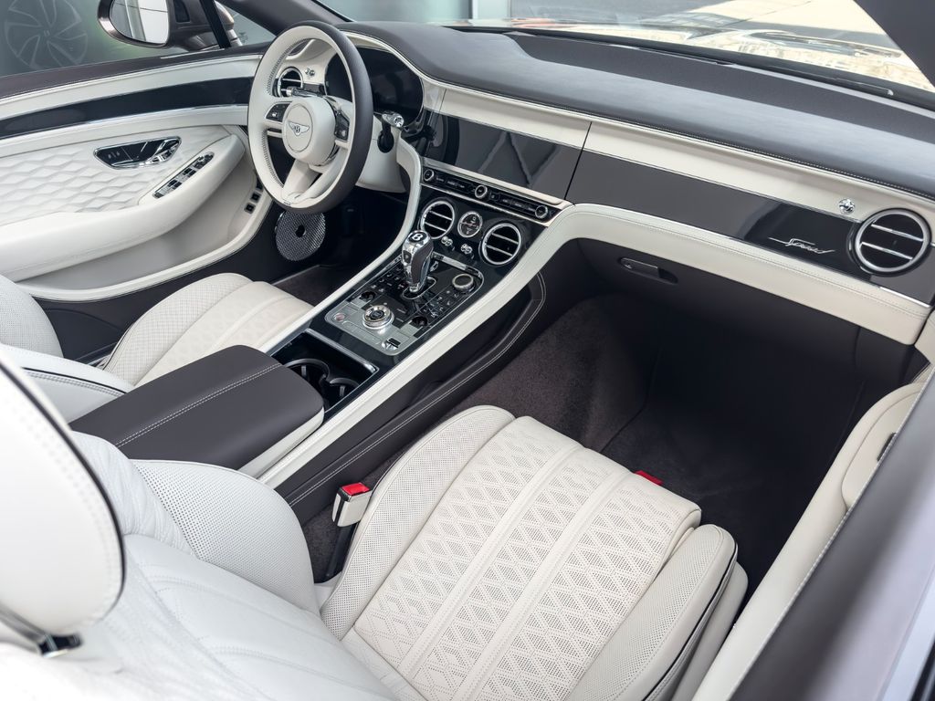 Bentley Continental GTC 2025